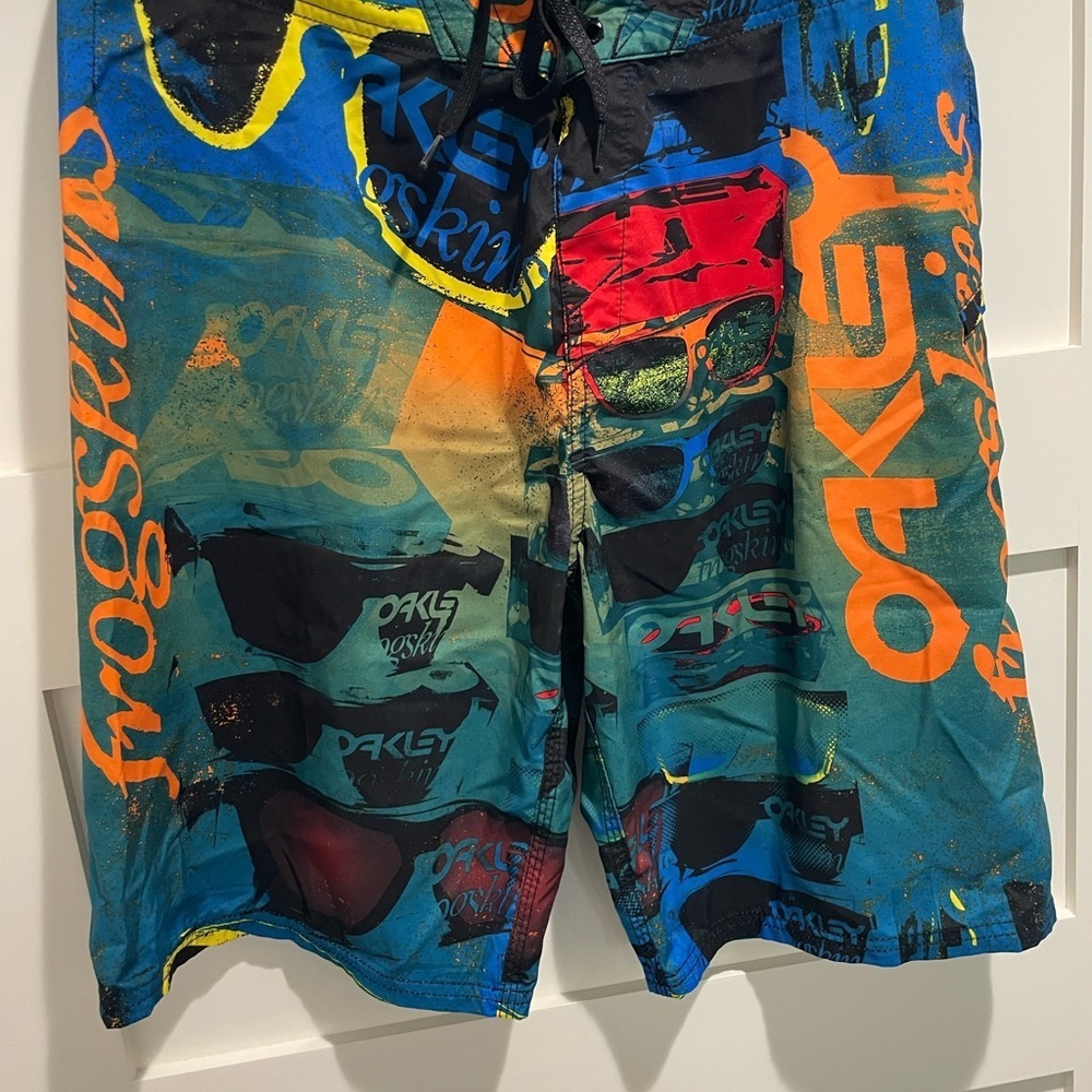 Men’s Colorful Oakley Board Shorts